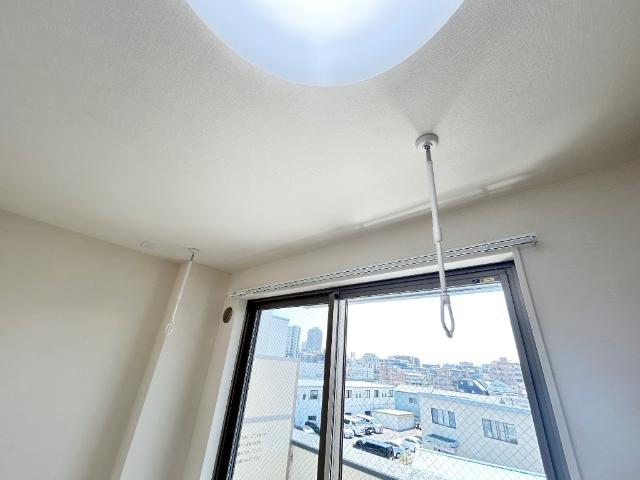 charme・toit（シャルム・トワ）306号室 室内物干し