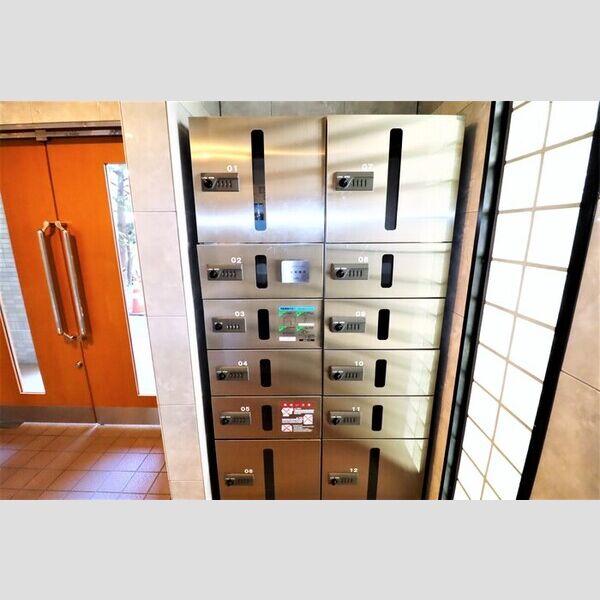 レジェンドアビタシオン 宅配ボックス