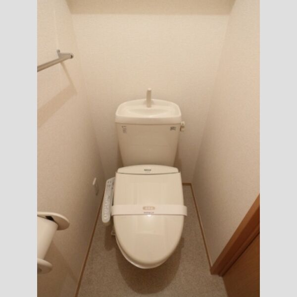 グランドソレイユ　B棟203号室 温水洗浄便座