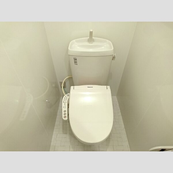 ピラタス　Ⅹ103号室 温水洗浄暖房便座トイレ