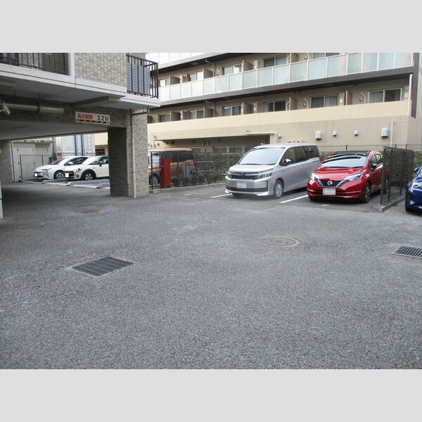 モア・ステージ西千葉 駐車場