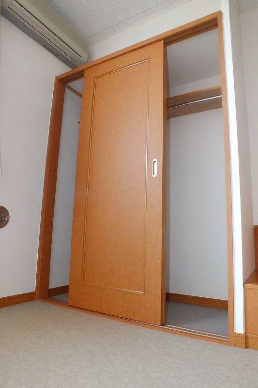 レオパレスミレオ205号室 内観