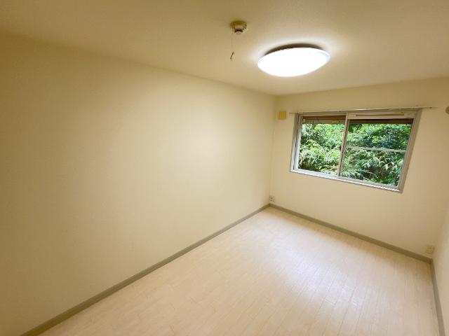 グリーン・ガーデン 洋室