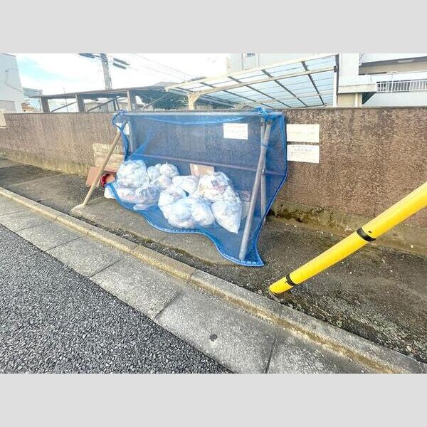 コーポメルヘン ゴミ置き場