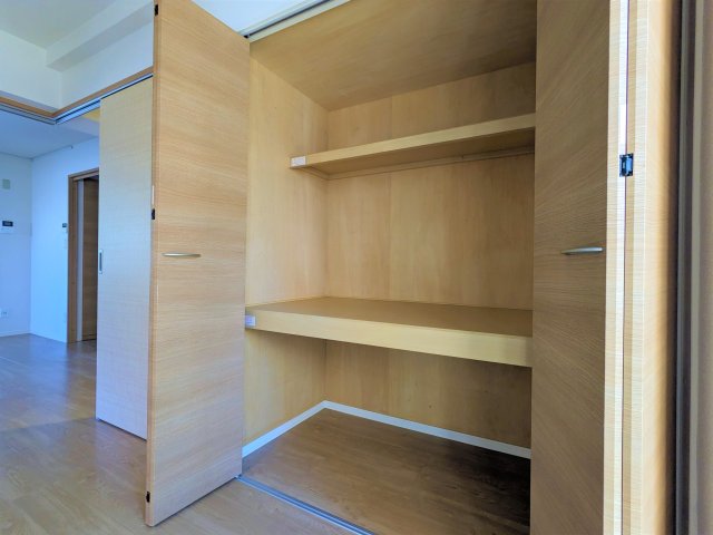 エマーレ国立 収納