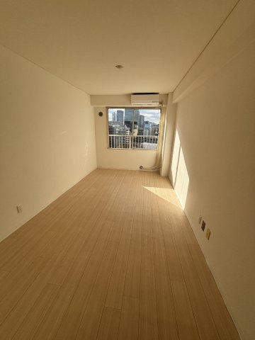 ヴァリエ後楽園１００５号室 リビング