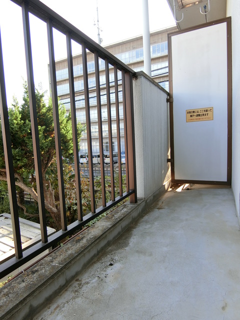 ジュネスＥ バルコニー