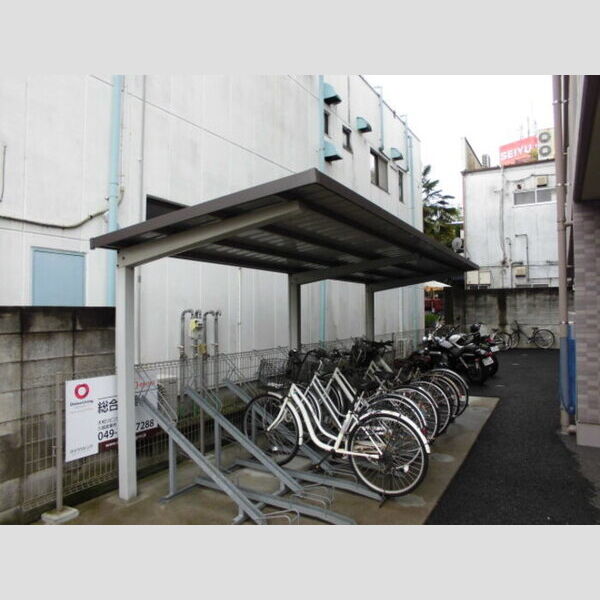 メイプルヒルズ103号室 駐輪場