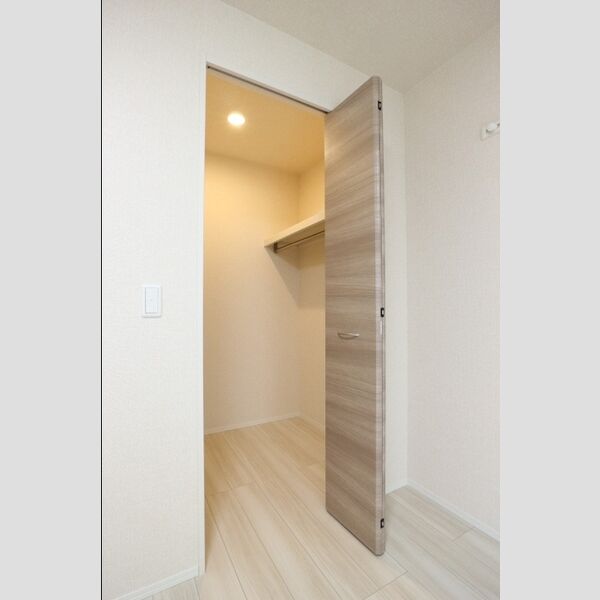 トワ・グレース柏の葉106号室 ウォークインクローゼット
