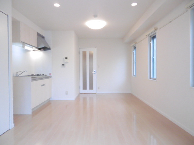 ｓｔｕｄｉｏ　ｆｌａｔ　ｍｉｎａｍｉ－ｏｓａｗａ0301号室 居室1