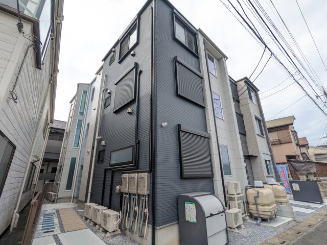 エスビーメゾン南鳩ヶ谷0103号室 外観