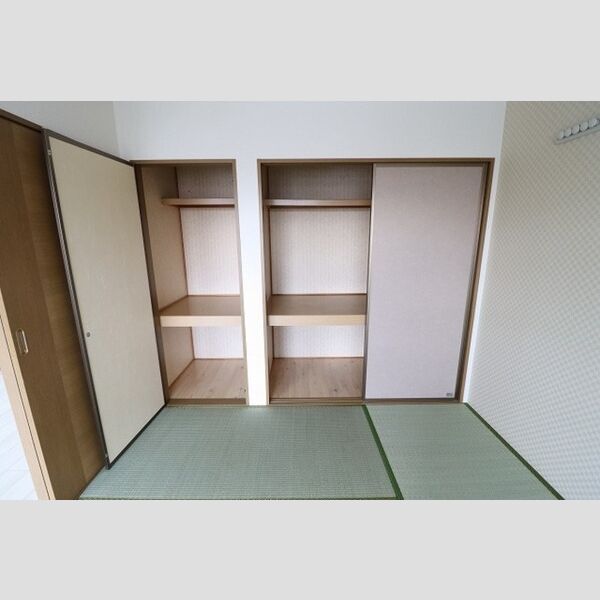 スクウェアガーデン　Ⅰ202号室 押入れ