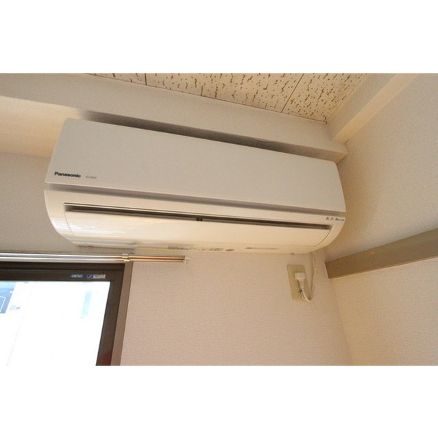 メゾンクレール205号室 エアコン1基