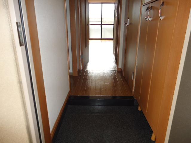 グランヴェール中島 玄関