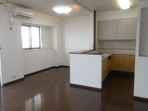 パークスカイタワー松戸22階 LD（約13.3畳）別角度　※2025年7月撮影