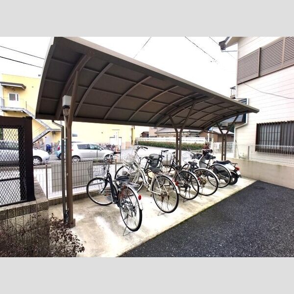 ガーデンクレール 駐輪場