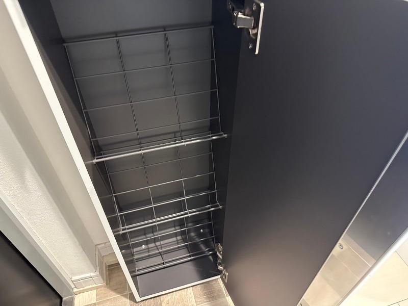 CREAL王子North5階 下足入れ