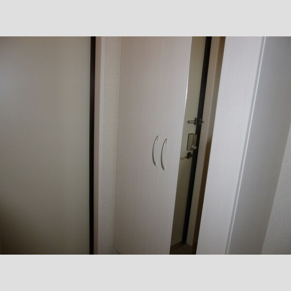 メゾン・ドゥ・ロジェ 玄関