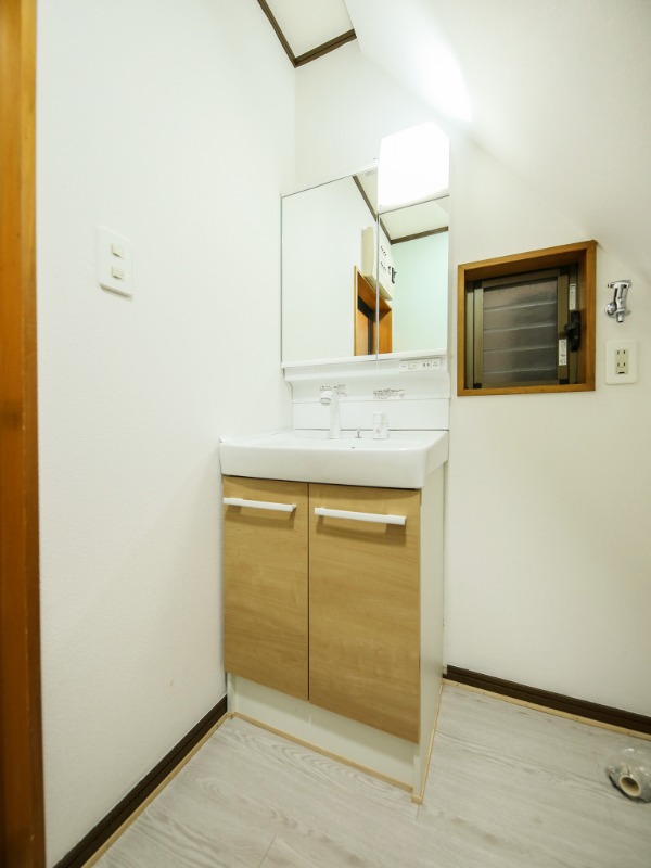 北中沢２丁目貸家 洗面