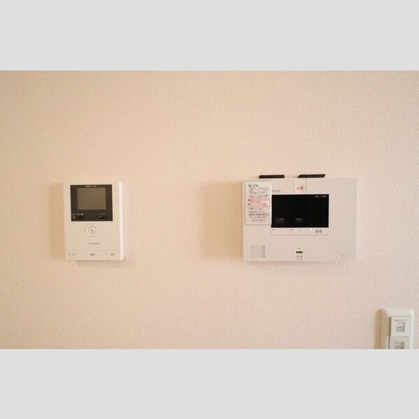 ボナール201号室 SECOMのセキュリティシステム&モニター付きインターホン