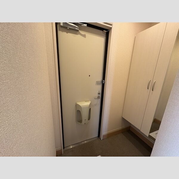 ベルデュール　六番館 玄関