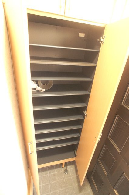 メゾネットおゆみ野Ｇ棟 大容量のシューズクローゼット