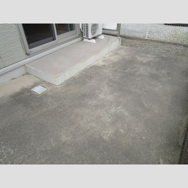 ベルデュール102号室 テラス付き専用庭