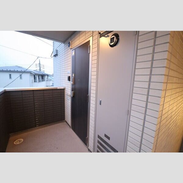 T's court(ティーズコート) 玄関