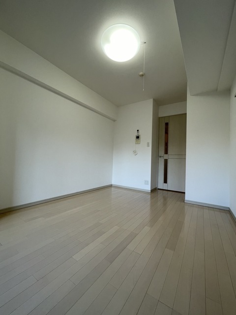 ガーラ・ステーション新宿御苑前6階 リビング