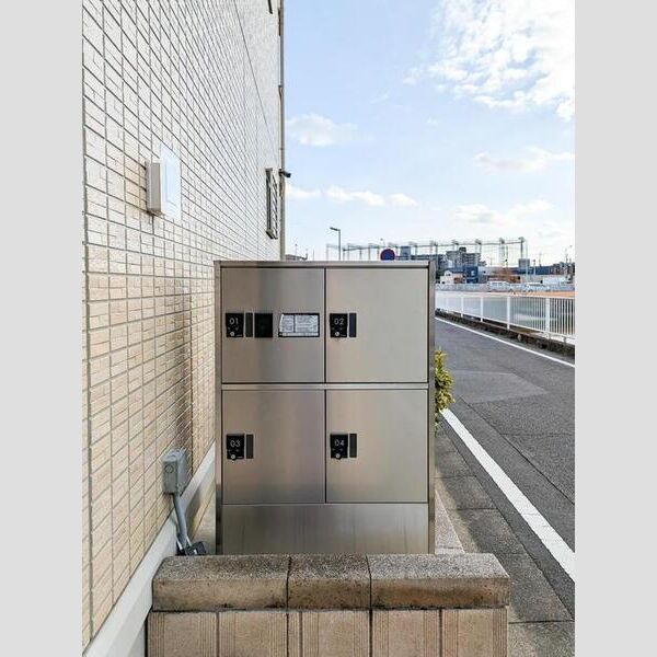 エミナンスⅡ201号室 宅配ボックス