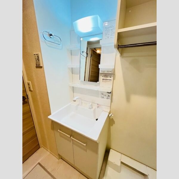 クローネ湘南105号室 洗髪洗面化粧台