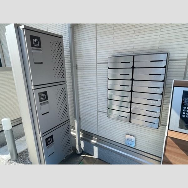 エクセレンテ301号室 宅配BOX・郵便ポスト