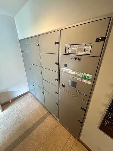 ライオンズ川口幸町グランフォート2階 宅配ボックス