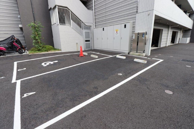 ジェノヴィア墨田八広スカイガーデン3階 駐車場