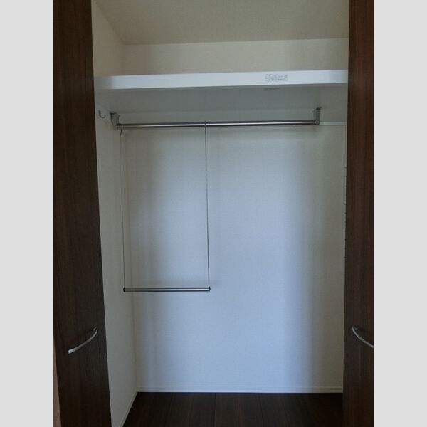 ヴァンベール湘南　Ⅲ202号室 クローゼット