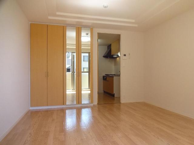 ヴィレッジコート202号室 洋室