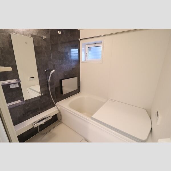 ストリーム久米川102号室 バスルーム(TV&お追い焚き機能付き)