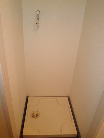 ガーラ・ステーション菊川2階 室内洗濯機置場