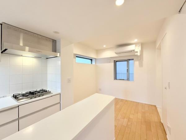 アパートメンツ三田4階 リビング