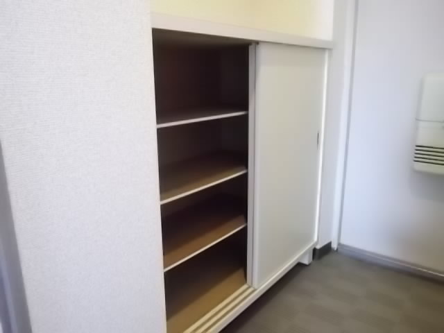 ジュネス箕輪 玄関