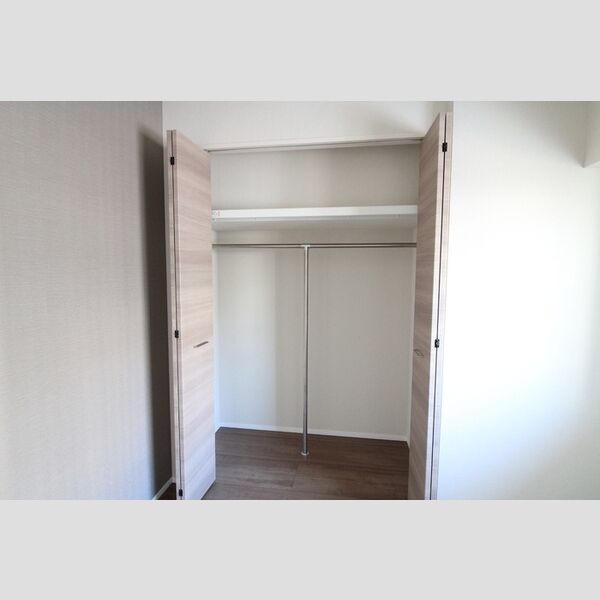 ベイサイドヒルズ関内403号室 クローゼット