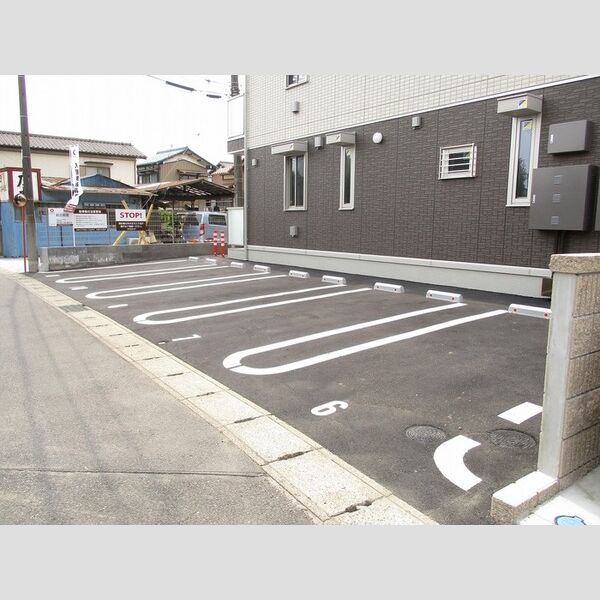 サンフラワー203号室 駐車場