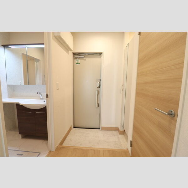 アベニール大倉山 玄関