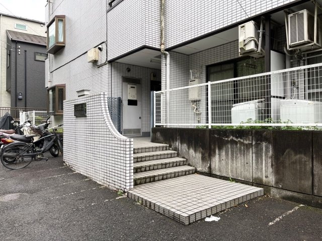 パークレイン三田1階 エントランス