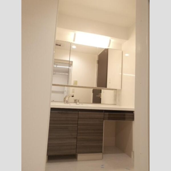 ラ・ベレッツァ　フェリオ 洗面台