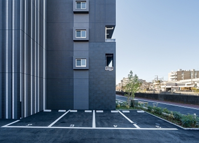 ガーラ・リバースクエア横濱南6階 駐車場があるので、車を買う予定の方も安心です