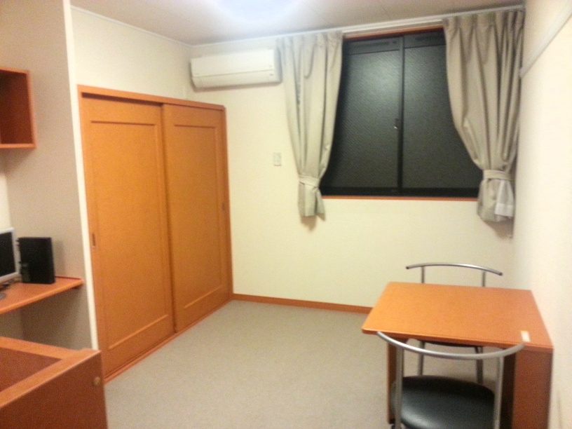 レオパレスリブェールⅡ 玄関