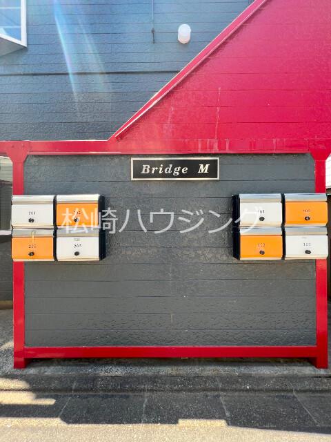ブリッジＭ エントランス