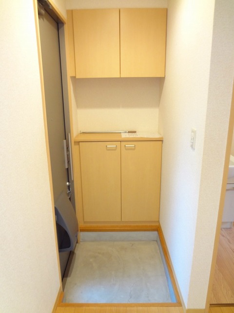 シャリテ 玄関