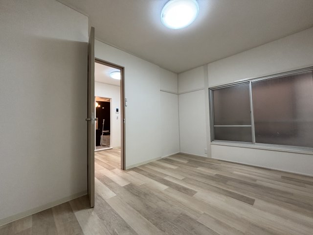 ヴィラ弘明寺0102号室 照明付き